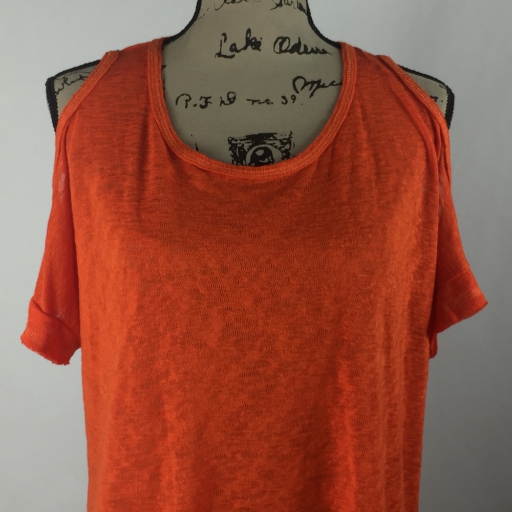 (SOLD) NWT Bobeau Cold Shoulder Top Women’s Blouse - Picture 2 of 8